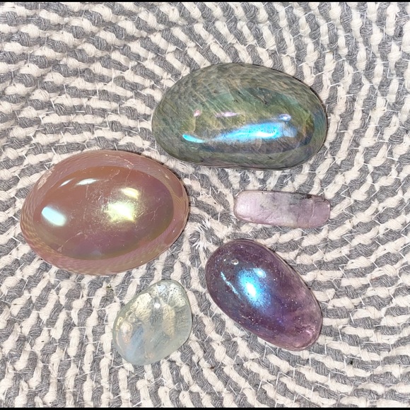 Lot of 5 Healing Palm Stones Aura Quartz Amethyst Opalite Kunzite - Picture 4 of 7